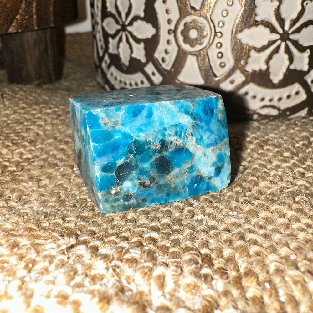 Blue Apatite Gusher